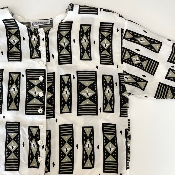 SOLD on Depop Vintage Pattern Button Up Blouse - Picture 6 of 7